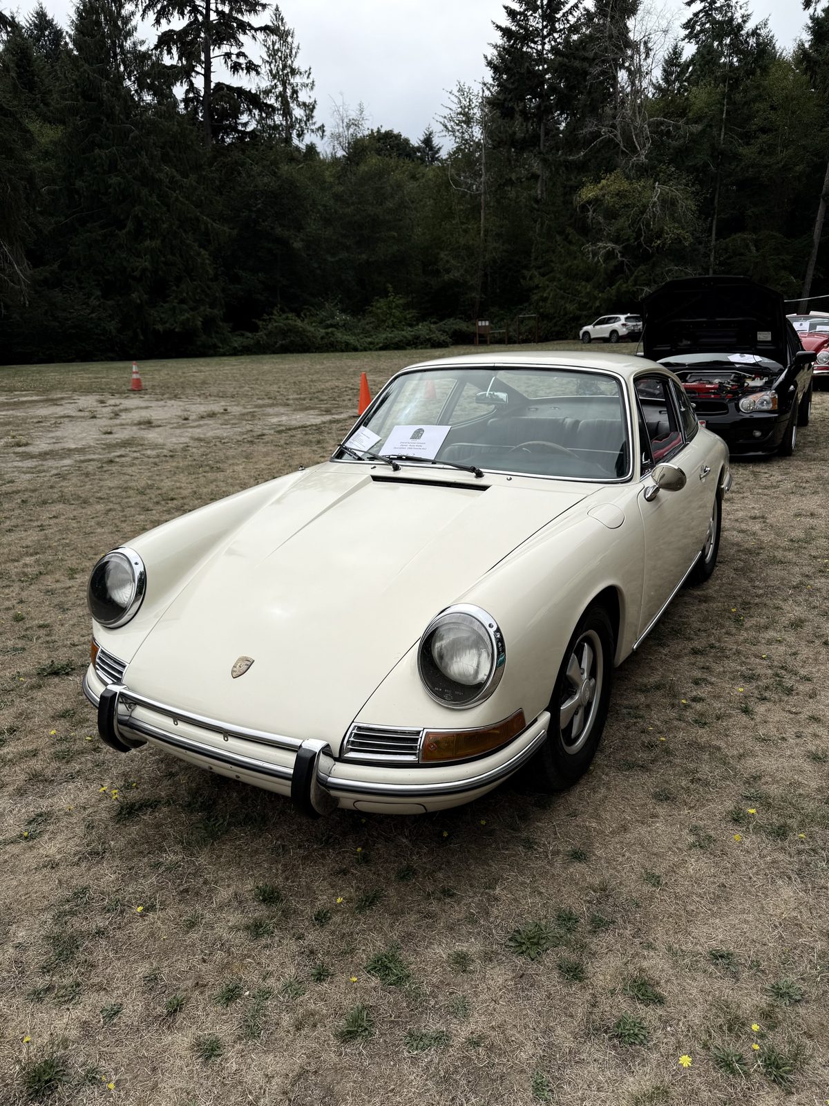 912 at a car show