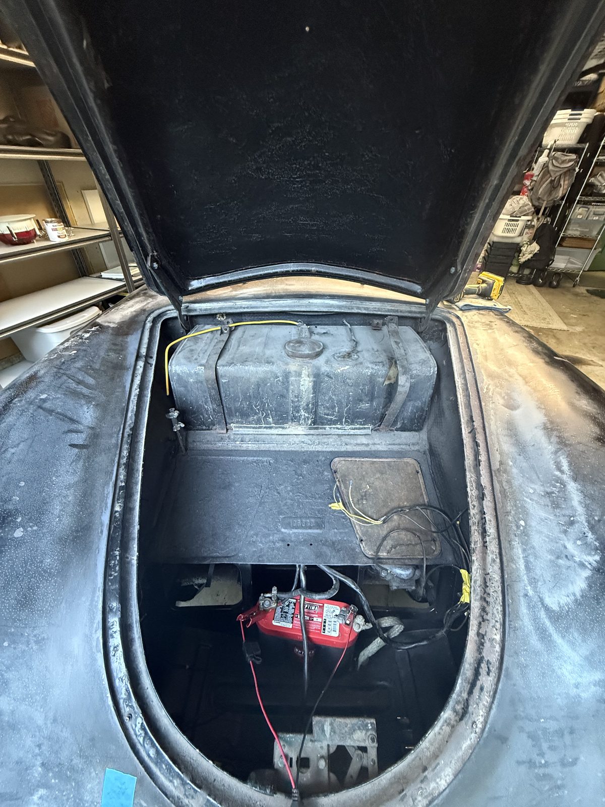Fuel tank in place in the front luggage compartment before removal